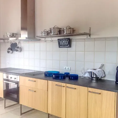 Sleeps 8 Pool Air Con Wifi Binissafuller
