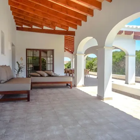 Sleeps 8 Pool Air Con Wifi * Binissafuller