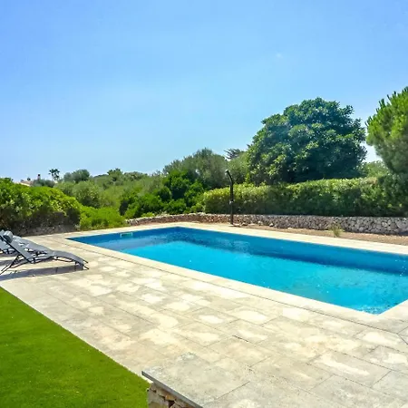 Sleeps 8 Pool Air Con Wifi Binissafuller
